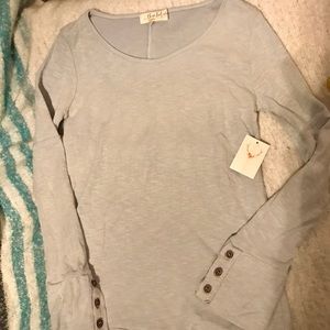 NWT boho blue gray top. Size L/XL.